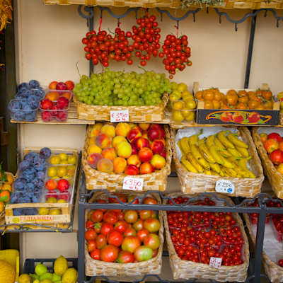 Focus on Local & Sustainable Food Selections