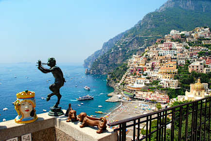 VIEW VOYAGES