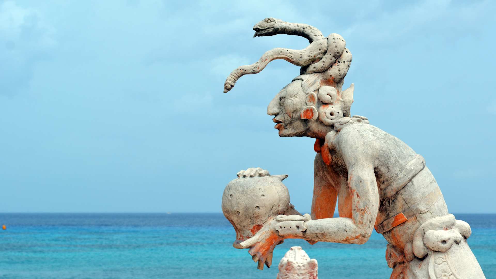 When traveling with Windstar, you’ll have a more authentic experience. Listen to indigenous peoples speak in ancient Mayan, taste Garifuna crispy yucca bread and shop for traditional Ngobe-Buglé handbags.