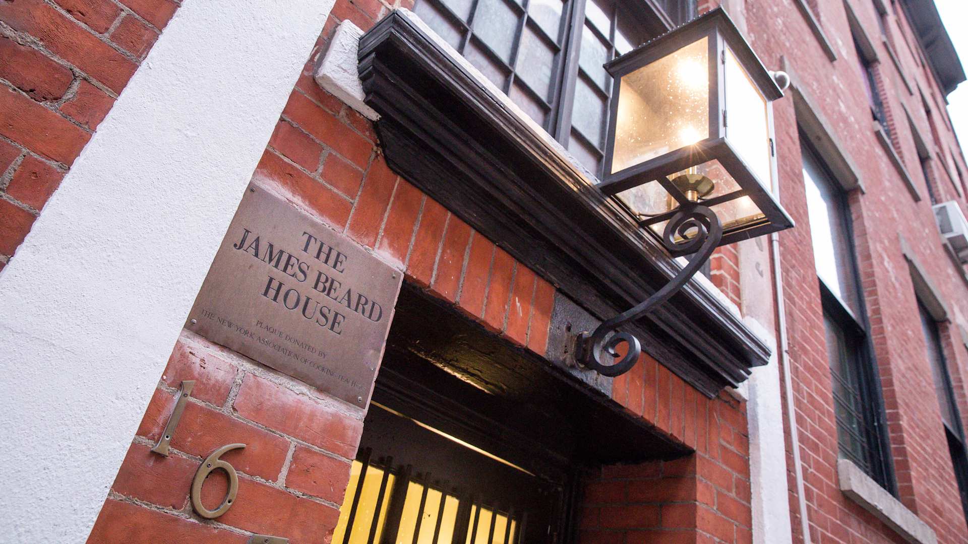 Windstar is an Official Cruise Line of the James Beard Foundation. This partnership extends beyond the dining room to a range of culinary events, helping guests connect initmately with local cultures.