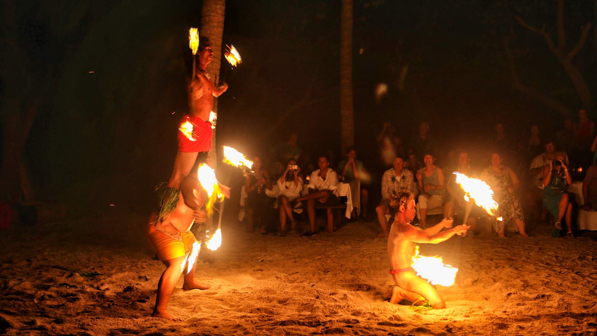 Destination Discovery Events* - Available in select locations, these complimentary events give guests a rare insider's look at local landmarks, cultures and cuisines.