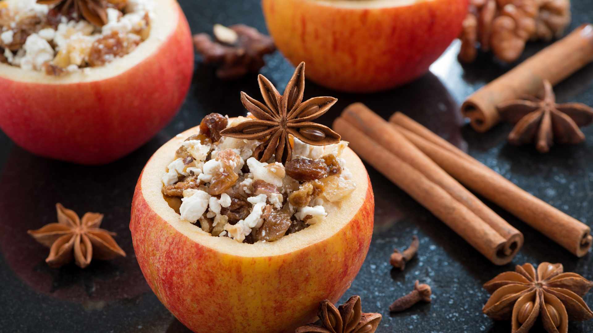 On Christmas sailings, anticipate special welcome treats in your suite or stateroom, like Christmas cookies, candy canes, mandarin oranges, roasted peanuts and chocolate candies.