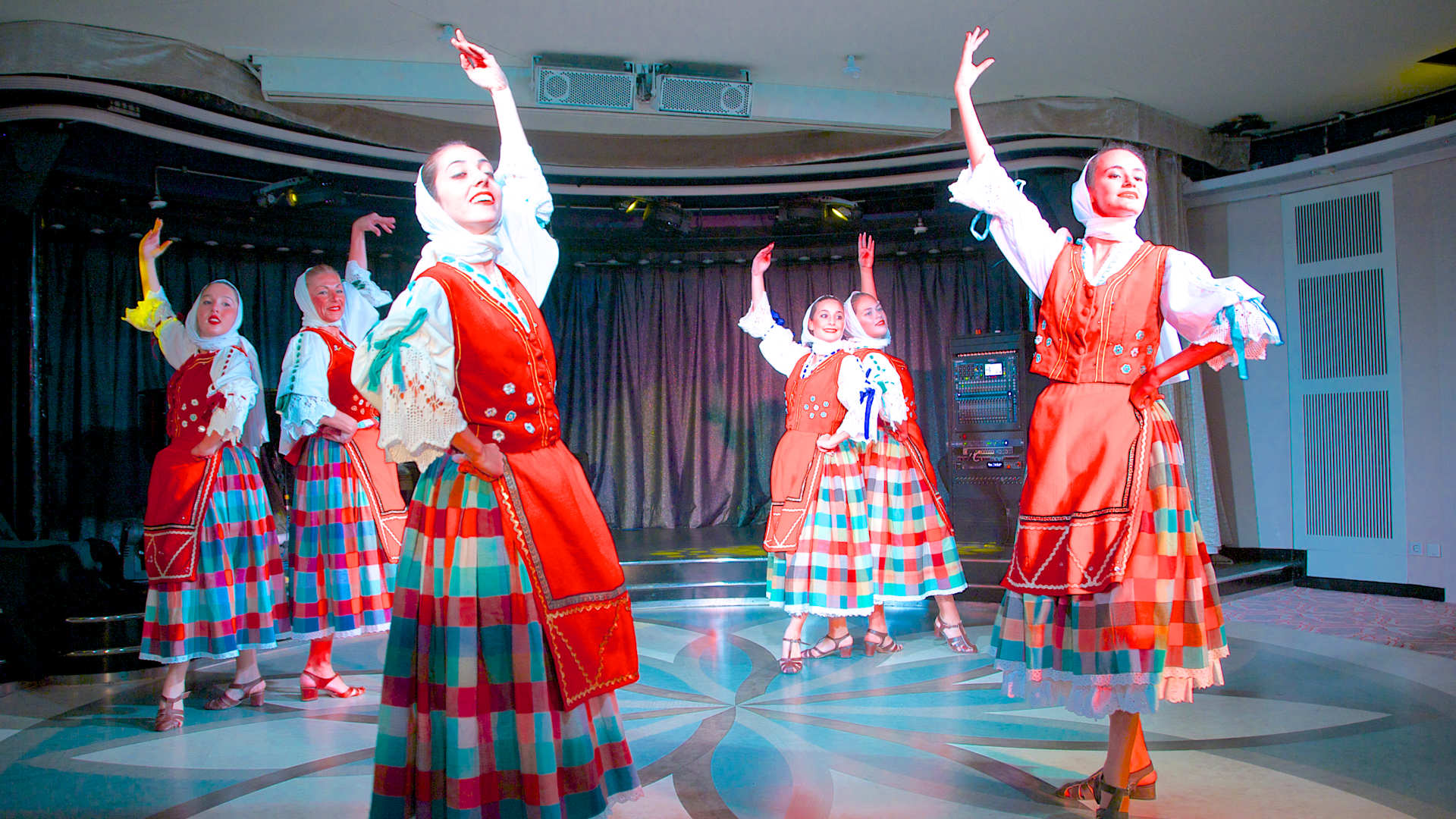 Entertainment Experiences - Themed shows, trivia nights, and live lounge entertainment await you.