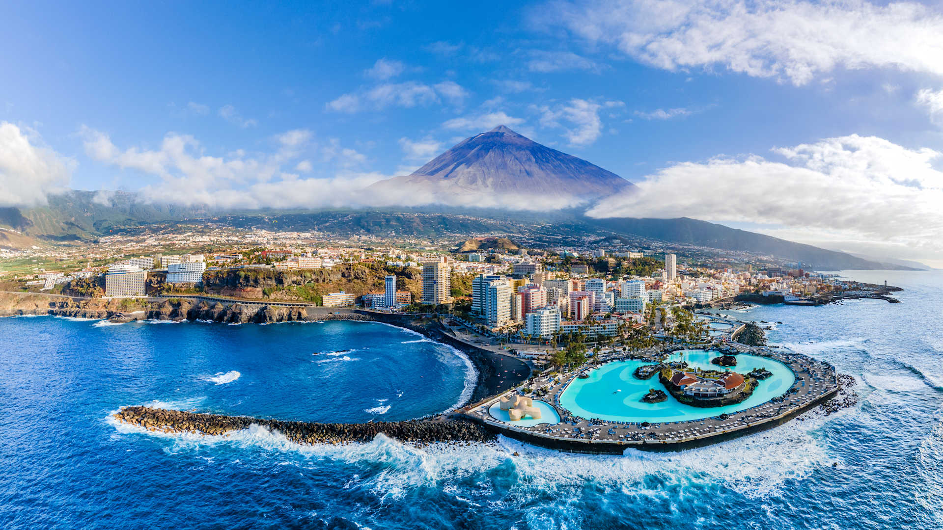 Every day is planned down to the minute detail as to go above and beyond. Each day of the Canary Island Idyll cruise is spent at a UNESCO site, tasting delicious wine and swimming in black sand beaches.