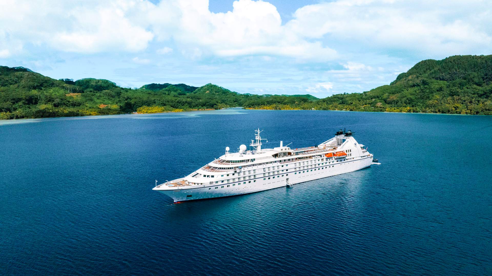 Star Breeze, of our all-suite Star Class.