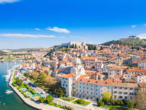 Star Collector: Vintage Croatia & Timeless Italy